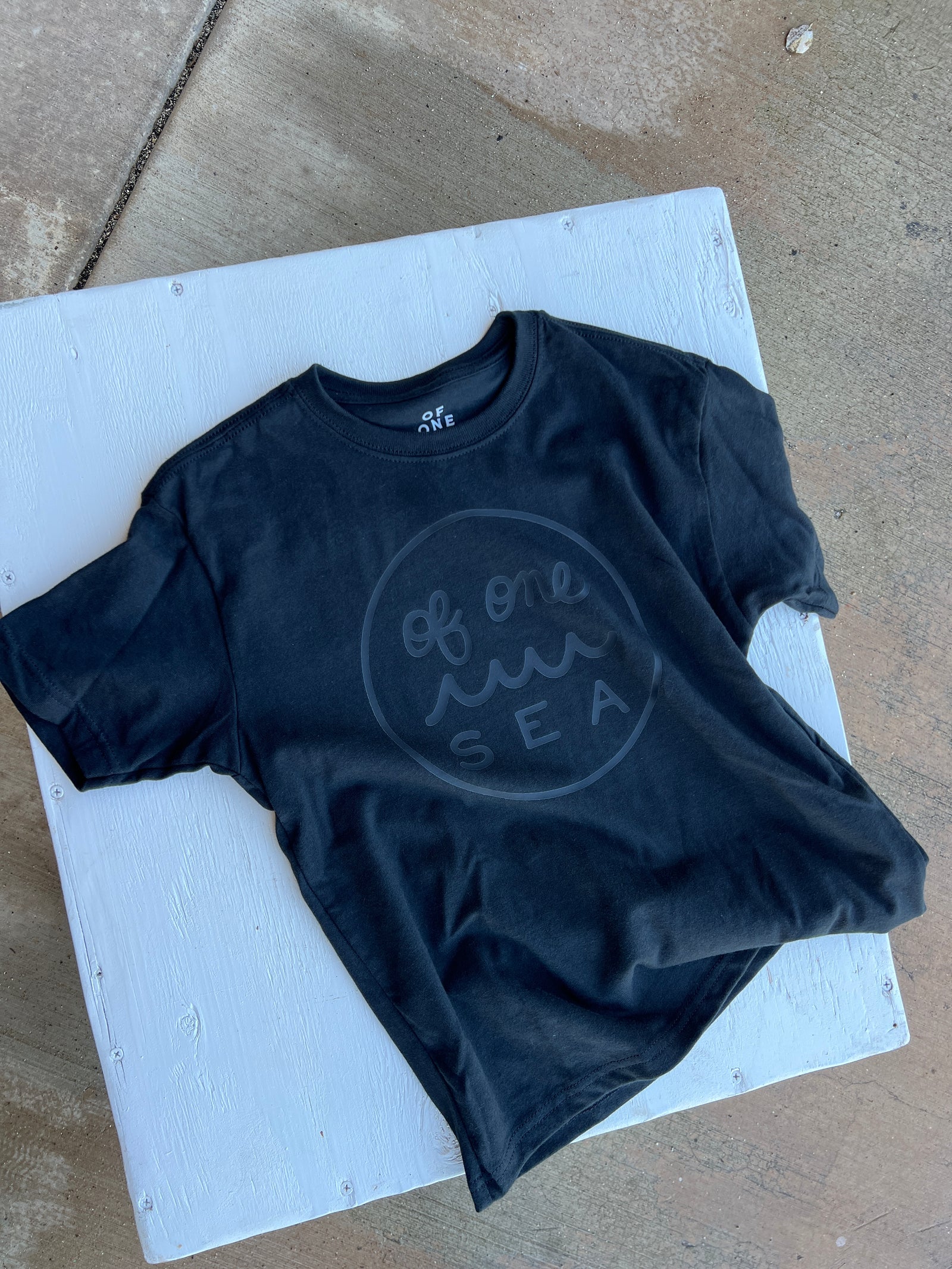 Kid’s Logo Tee in Black Tonal