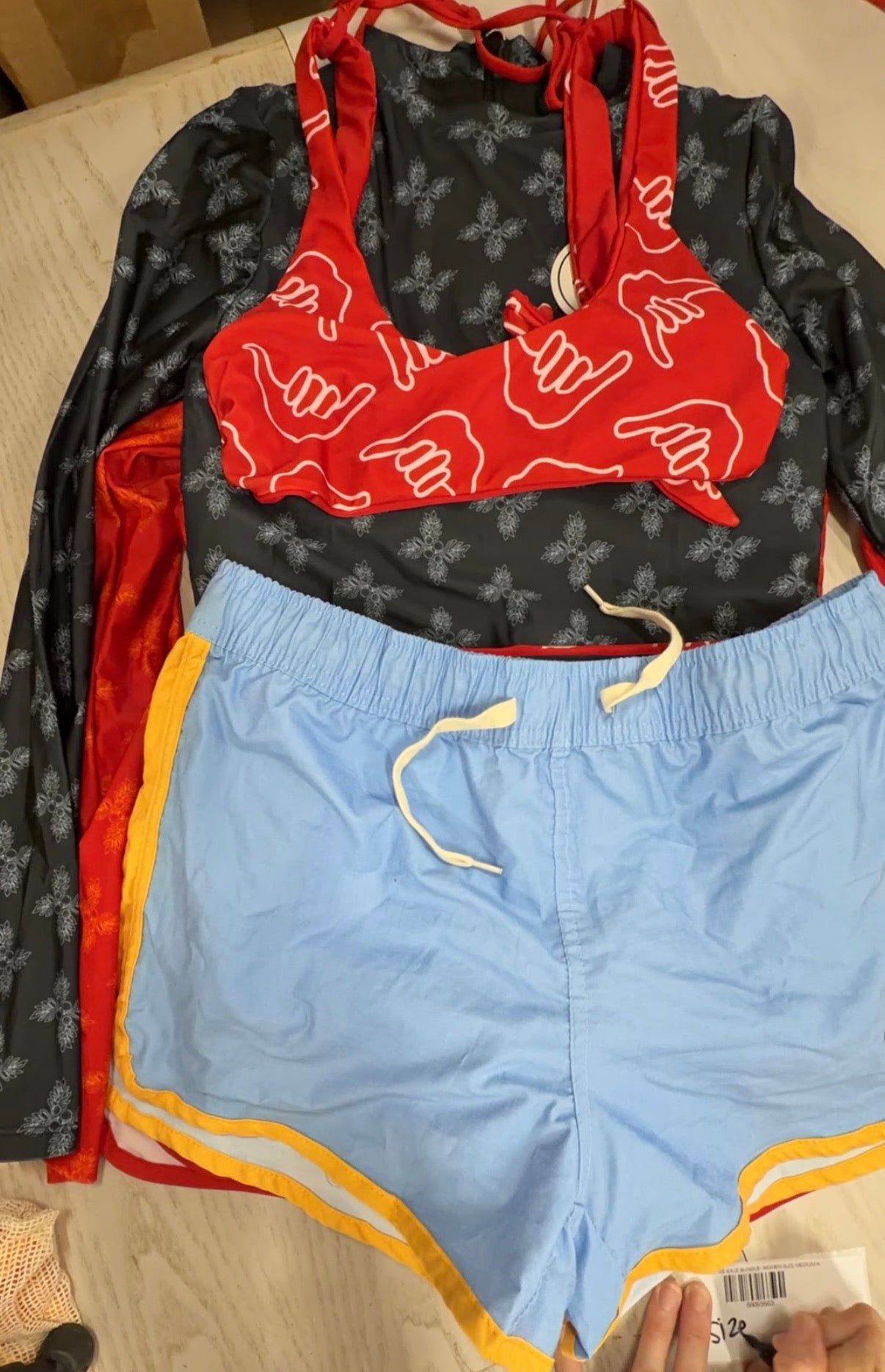 WAREHOUSE SALE BUNDLE- WOMEN SIZE MEDIUM A