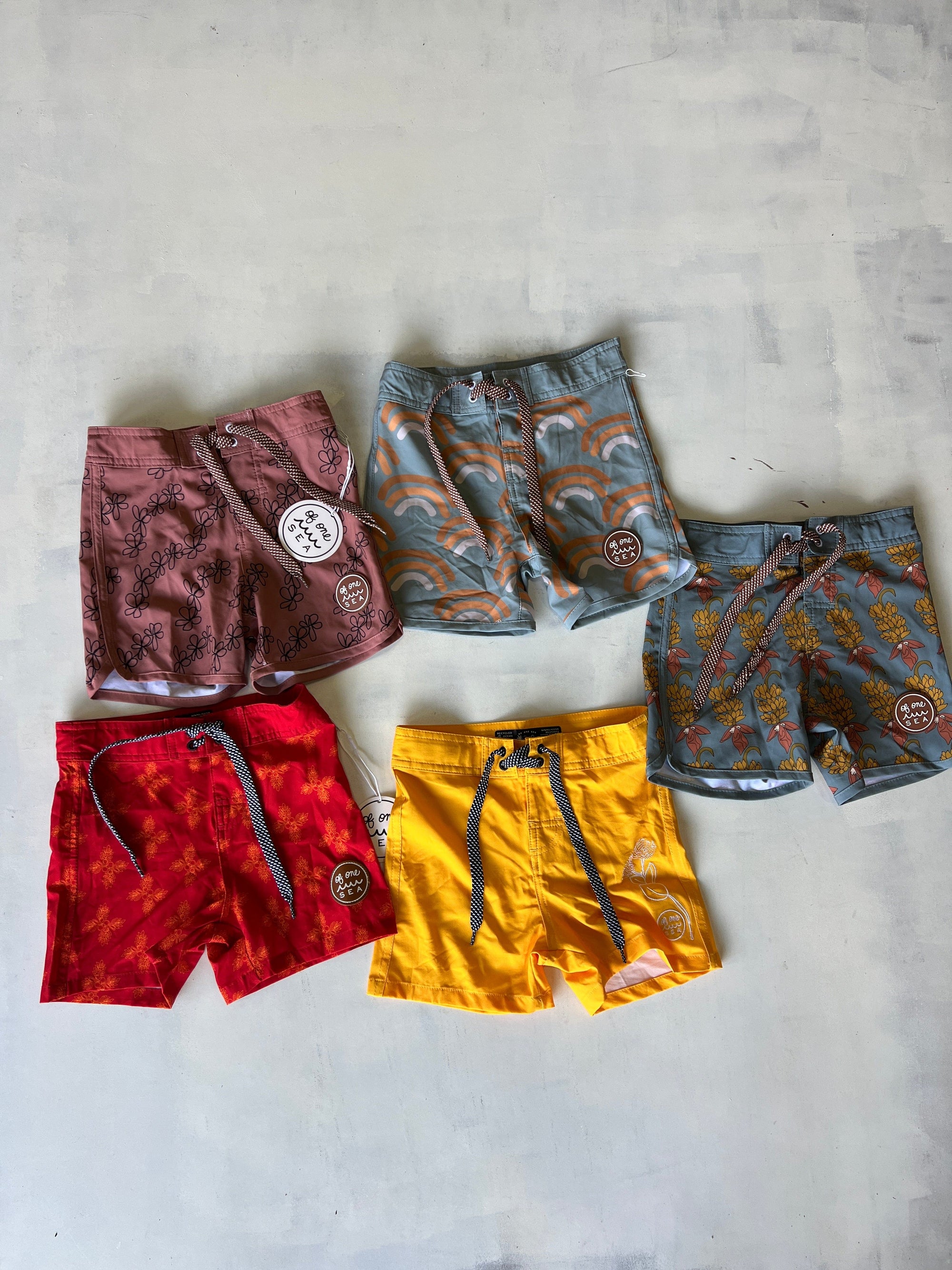 WAREHOUSE SALE BUNDLE- BOY SIZE 5/6 A
