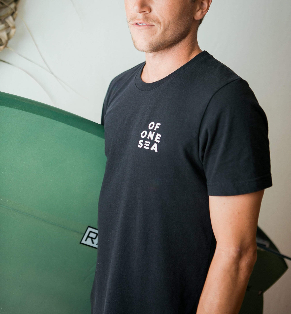 Adult Antique Hawai'i Tee in Black