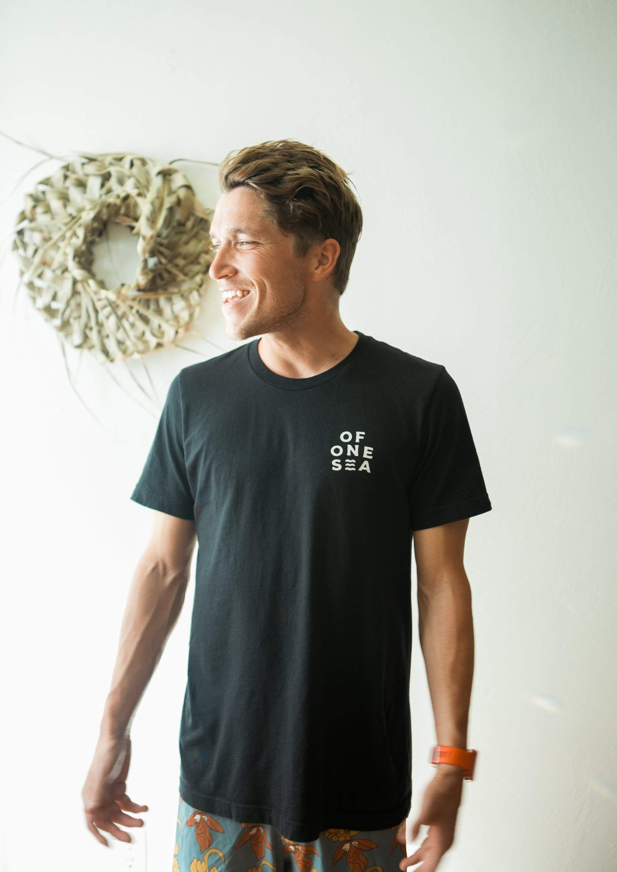 Adult Antique Hawai'i Tee in Black