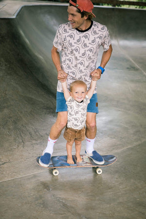 Adult Organic Shaka Tee in Creme