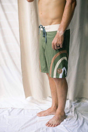Men's Townshort in Green Seagrass Rainbow Arches