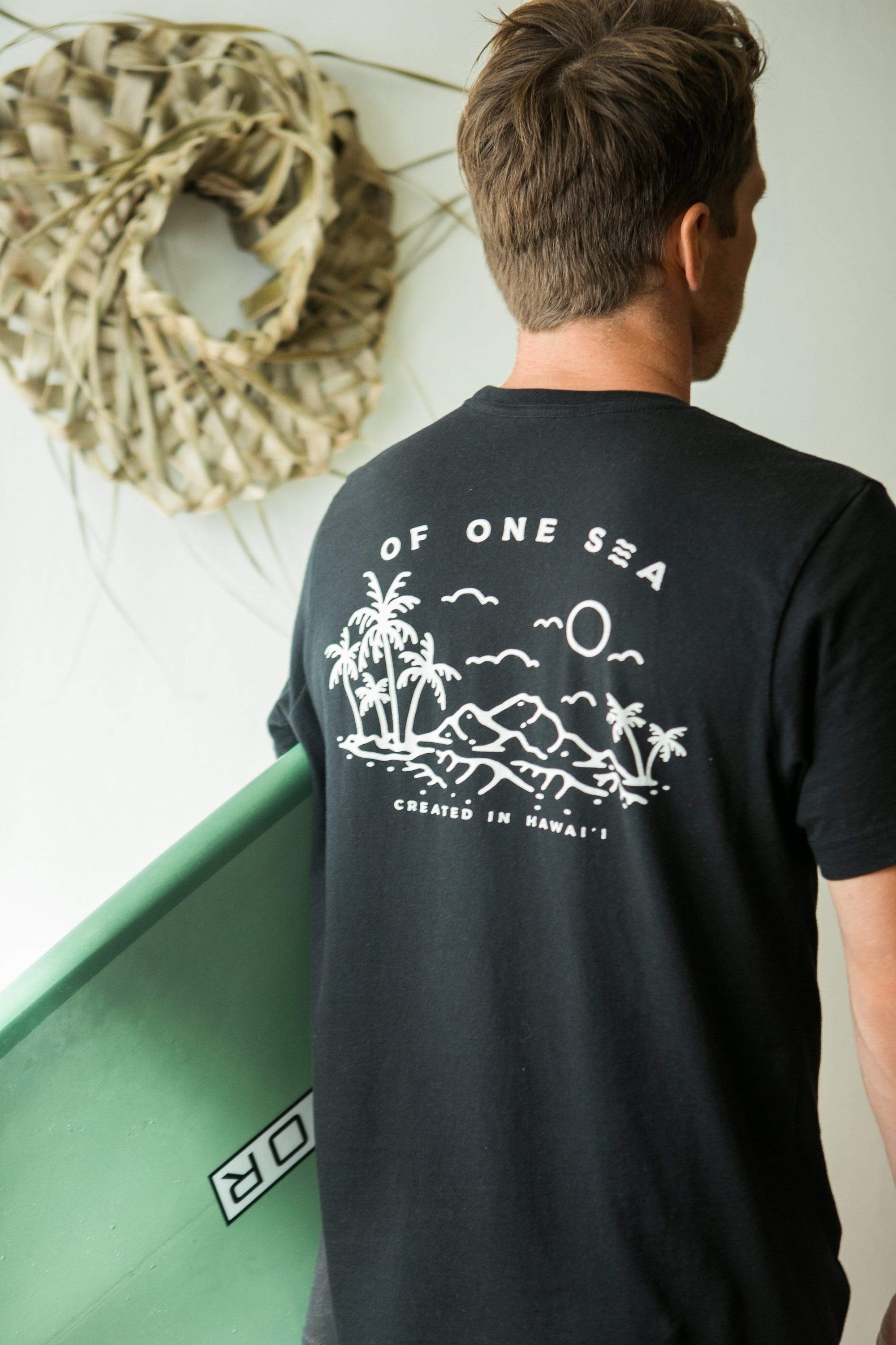 Adult Antique Hawai'i Tee in Black