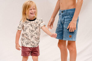 Kid's Organic Shaka Tee in Creme