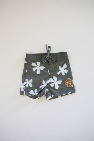 Kid’s Townshorts in Black Plumeria