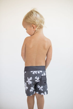 Kid’s Townshorts in Black Plumeria